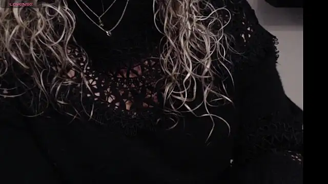 JenniLowen's Live XXX Chat