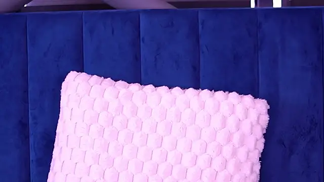 MillaSerene 现场XXX聊天