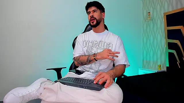 Chat XXX ao vivo de Petesevans