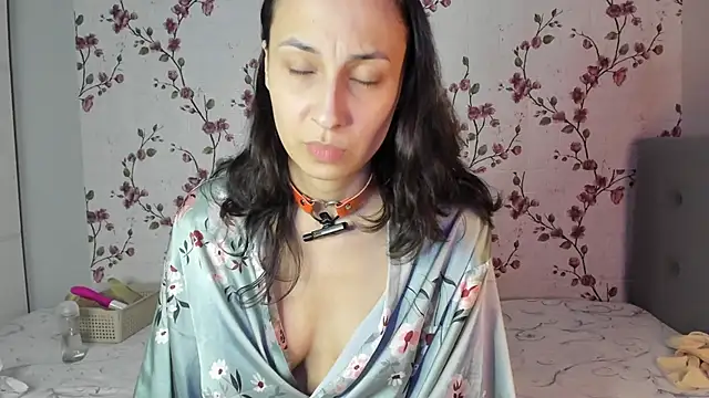 Alisagold90's Live XXX Chat