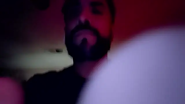 Chat XXX en directo de Forbidden_daddy