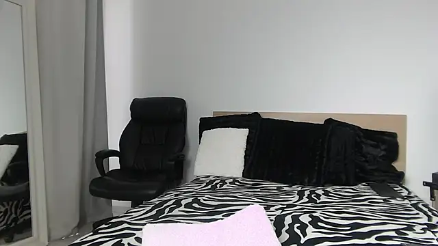 Layla23a élő XXX-chatje