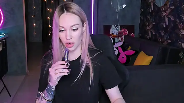 Blckmirrorr: онлайн-секс-чат