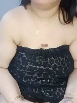 Curvymoza: онлайн-секс-чат