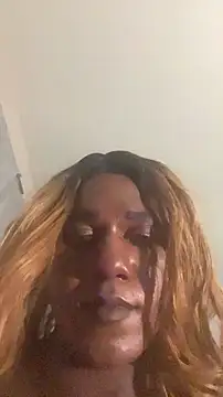 Pokazy przed kamerką – Cum2MiW0rld