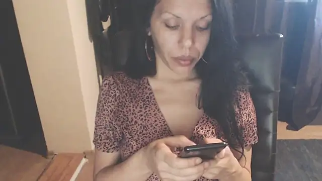 GoldenSasha's Live XXX Chat