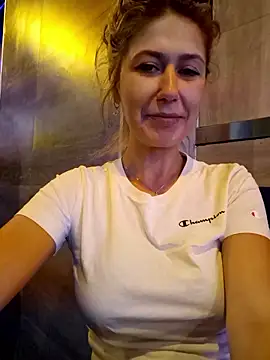 CelynaRoss' Webcam Show