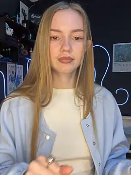 MilaMoone Chat XXX live