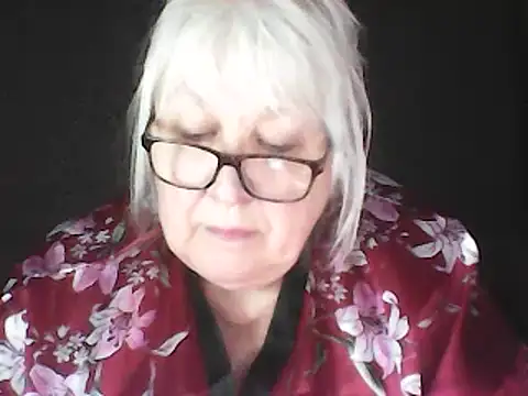 Alexia64231: онлайн-секс-чат