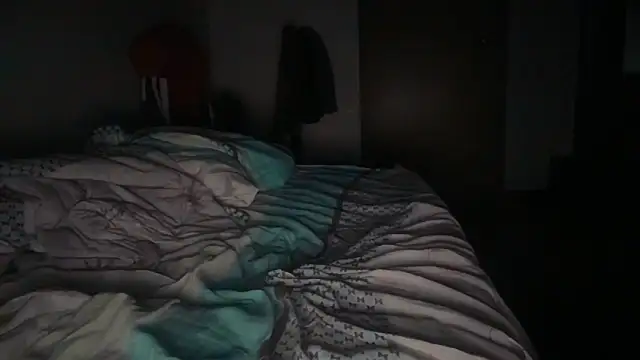 Lamonteik webcam show