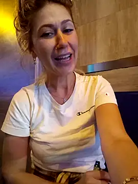 XXX chat uživo modela CelynaRoss