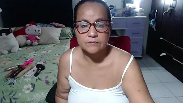 دردشة pervert_mommy_ الجنسية المباشرة