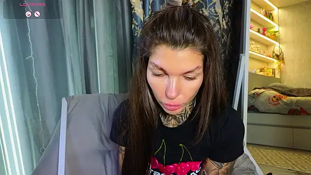 แชท XXX สดของ tattooedBabyy