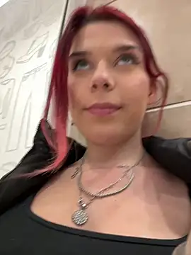 RiriRoseeyのライブXXXチャット