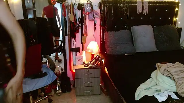 AmelieMartinez Chat XXX in diretta