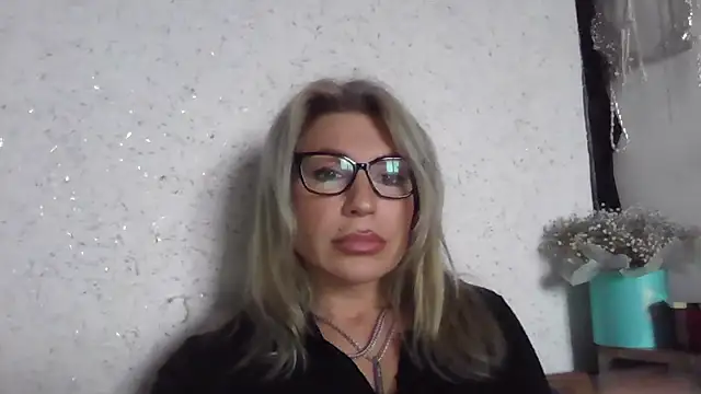 แชท XXX สดของ fox_red_lady7