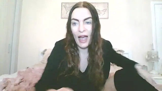 EllaKent Adlı Modelin Canlı XXX Sohbeti