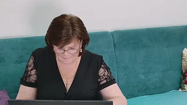 Sandra_Sunrise Adlı Modelin Canlı XXX Sohbeti