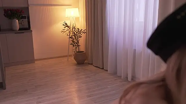 Faster_maci's Live XXX Chat