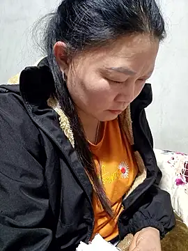 yoowwmrのライブXXXチャット