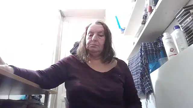 AnnaLive570: онлайн-секс-чат