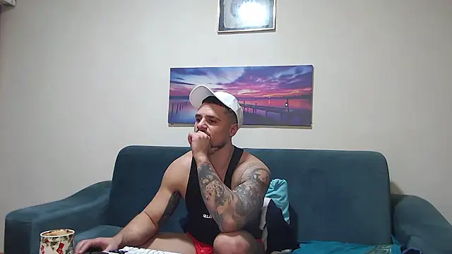 Pokazy przed kamerką – Tiberius_hunk