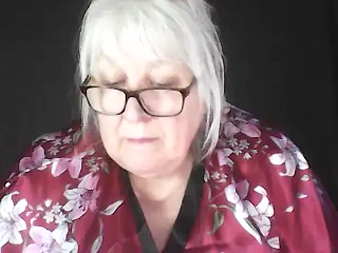 Alexia64231: онлайн-секс-чат