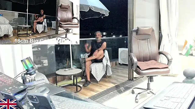 OnlineBossUK's Live XXX Chat