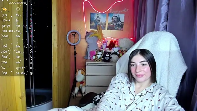 Fiery_Brunette_ Live XXX-chat