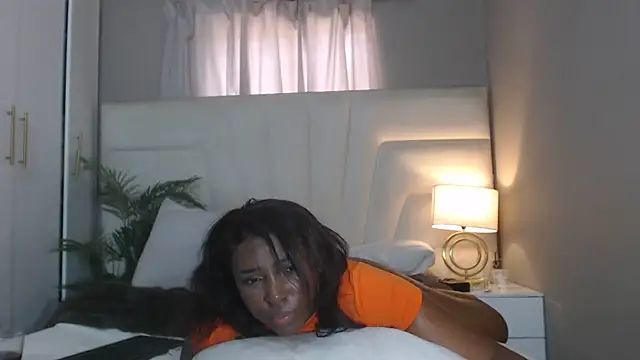 XXX chat uživo modela naughtyblackdolie