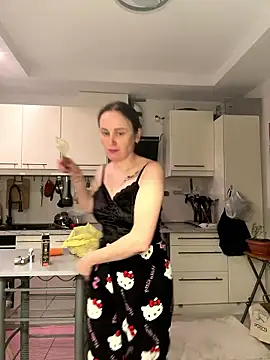 Chat +18 de TomilaSi ao vivo