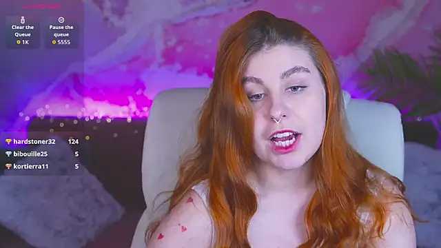 GingerPinky élő XXX-chatje