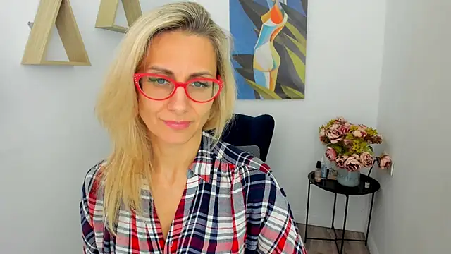 MuseOfStage Adlı Modelin Canlı XXX Sohbeti