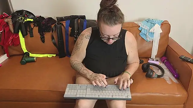 دردشة JadeStarUK الجنسية المباشرة