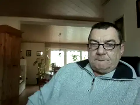 Nobbie444: онлайн-секс-чат