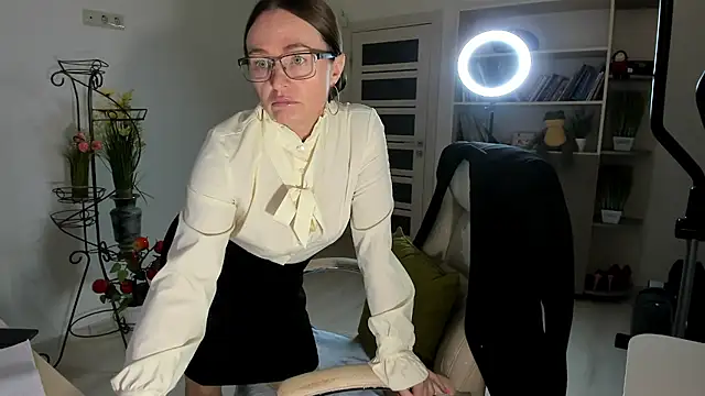 Vika73 Adlı Modelin Canlı XXX Sohbeti