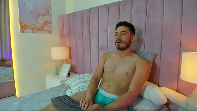 aries_unbound's Live XXX Chat