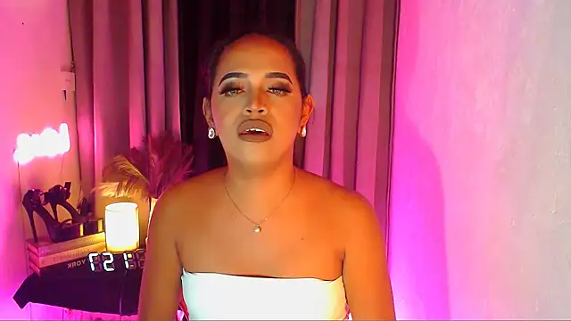 Lorainnelustts Pertunjukan Webcam