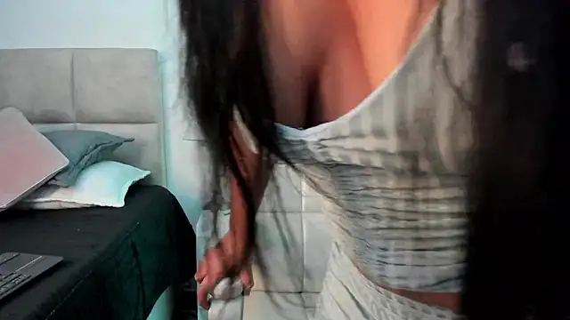 JulietaFerrer_'s Live XXX Chat