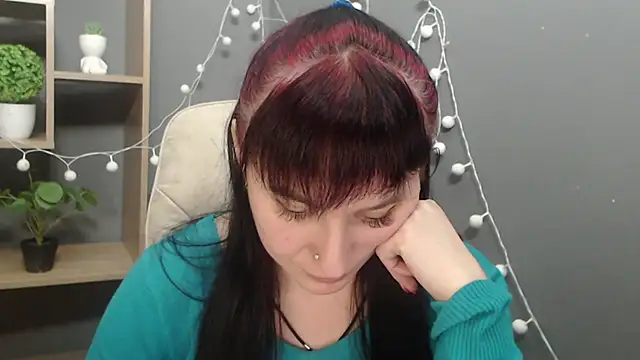 NinaFlawlees: διαδικτυακό σόου στην κάμερα