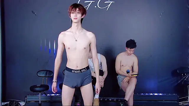 Chat XXX ao vivo de TNT-520