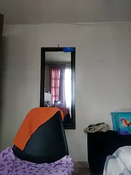 Juliethasrxi444's Webcam Show