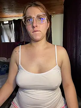 CoraVibesのライブXXXチャット