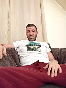 دردشة Alexdaniel89 الجنسية المباشرة