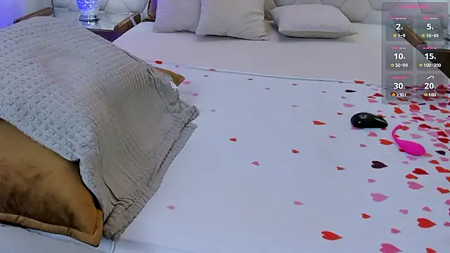 NaughtyLoryy Live XXX-Chat