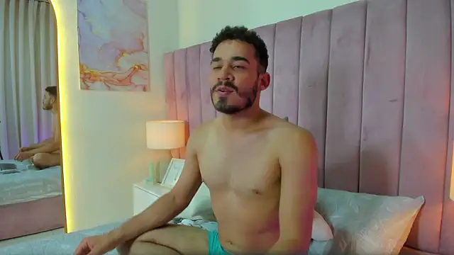 aries_unbound Adlı Modelin Canlı XXX Sohbeti