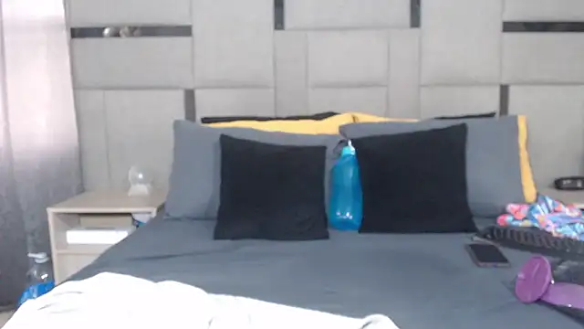 BOOTYDIVAXXX Chat XXX in diretta