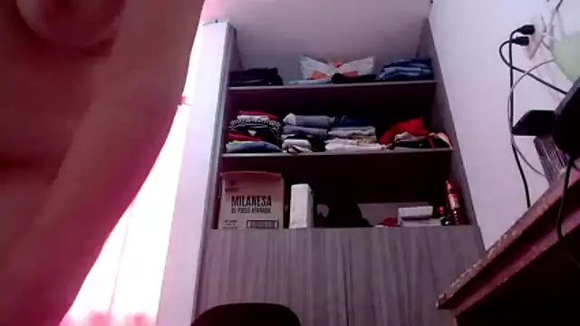 nicolle_milf1978のライブXXXチャット