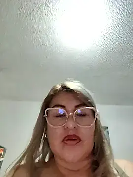 AlexxiaaMat Chat XXX in diretta