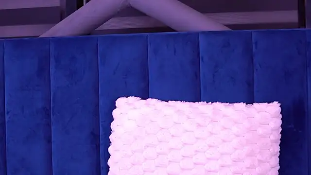 MillaSerene Chat XXX in diretta